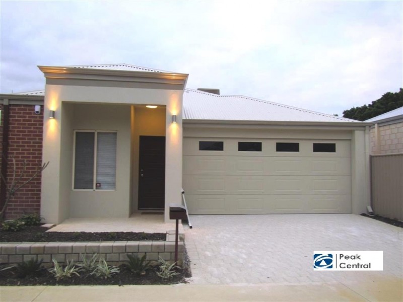11 Recess Parkway, Coolbellup WA 6163