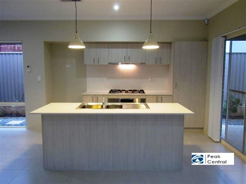 11 Recess Parkway, Coolbellup WA 6163