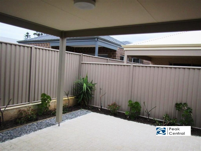 11 Recess Parkway, Coolbellup WA 6163