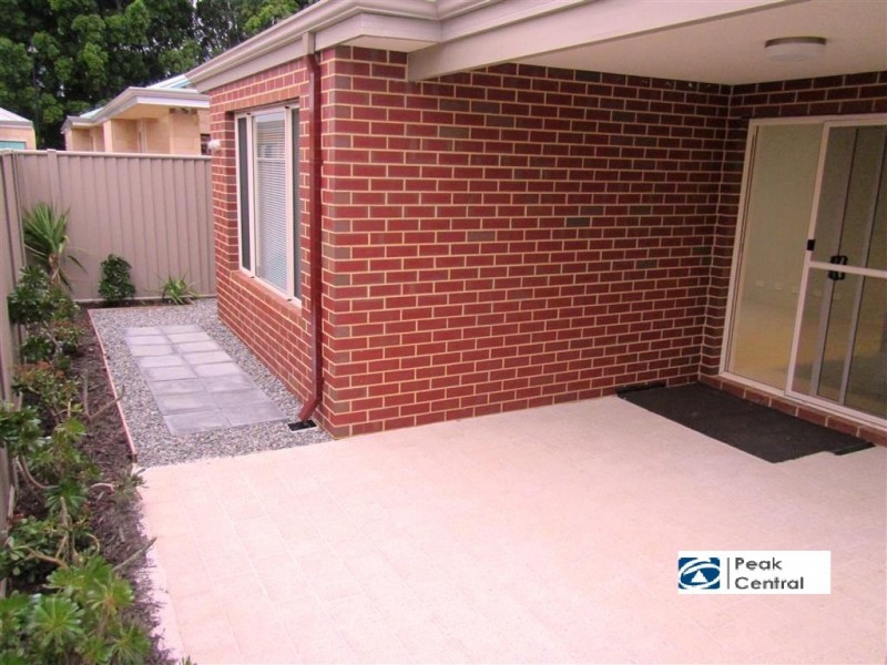 11 Recess Parkway, Coolbellup WA 6163