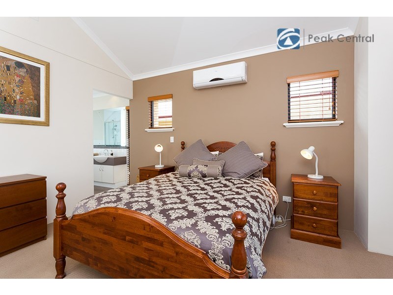 4 Zodiac Loop, Atwell WA 6164
