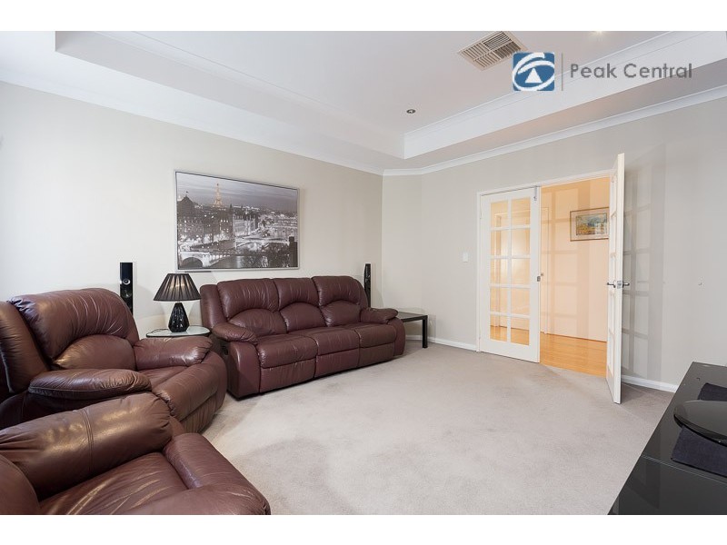4 Zodiac Loop, Atwell WA 6164
