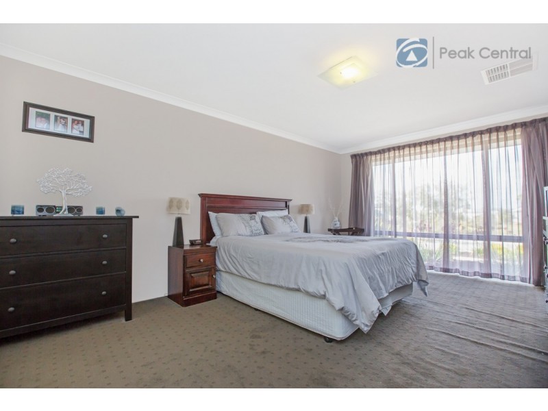 20 Johnsonia Bend, Hammond Park WA 6164