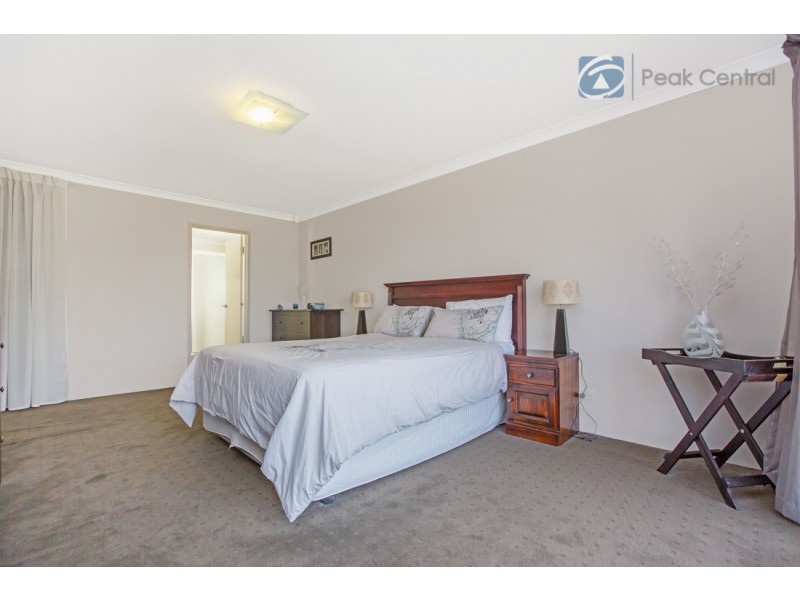 20 Johnsonia Bend, Hammond Park WA 6164
