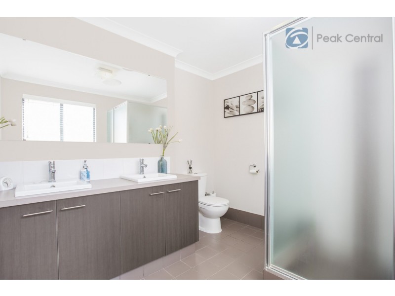 20 Johnsonia Bend, Hammond Park WA 6164