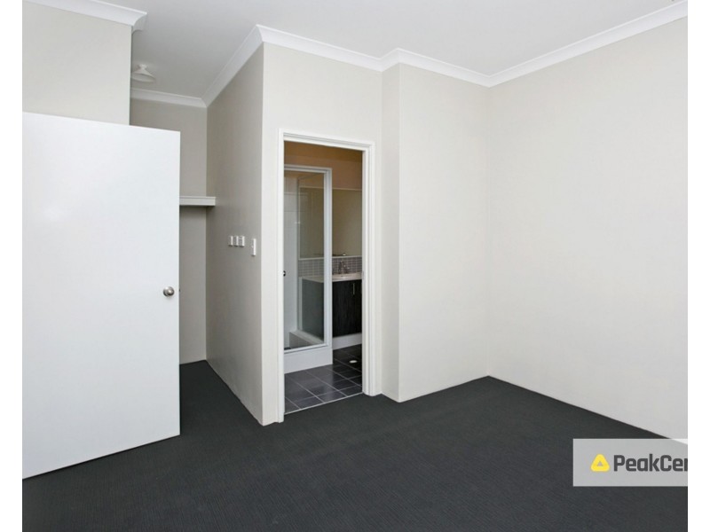 22 Towarri Way, Wandi WA 6167