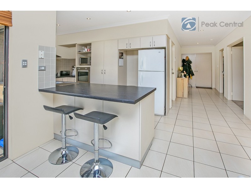 6A Ritchie Way, Cloverdale WA 6105