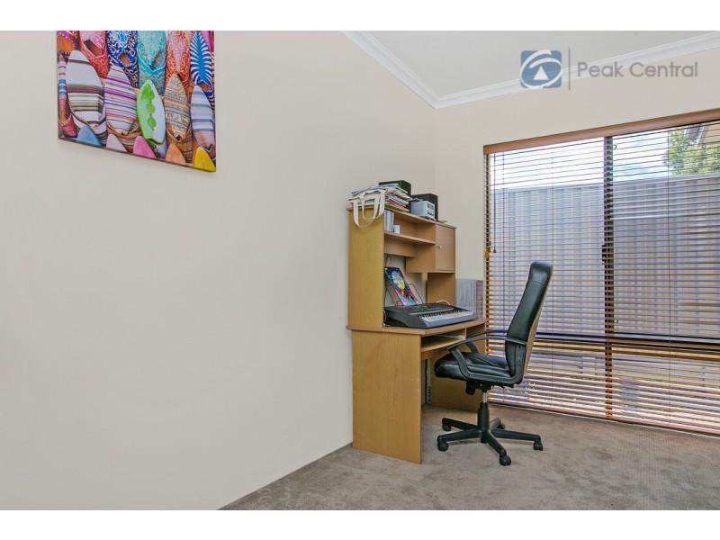 6A Ritchie Way, Cloverdale WA 6105