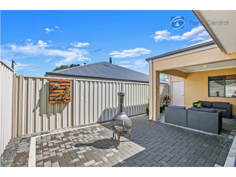 6A Ritchie Way, Cloverdale WA 6105