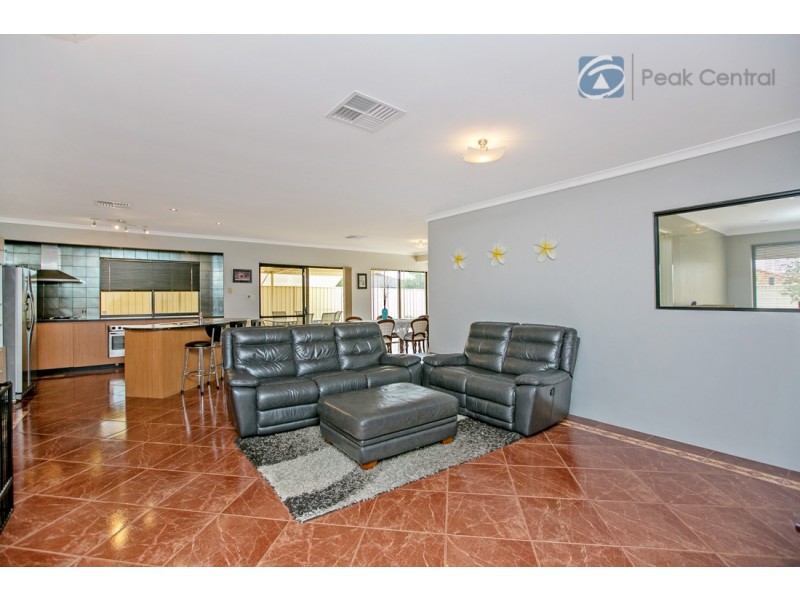 16 Carnegie Parade, Success WA 6164