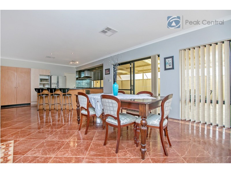 16 Carnegie Parade, Success WA 6164