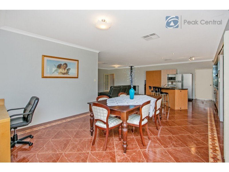 16 Carnegie Parade, Success WA 6164