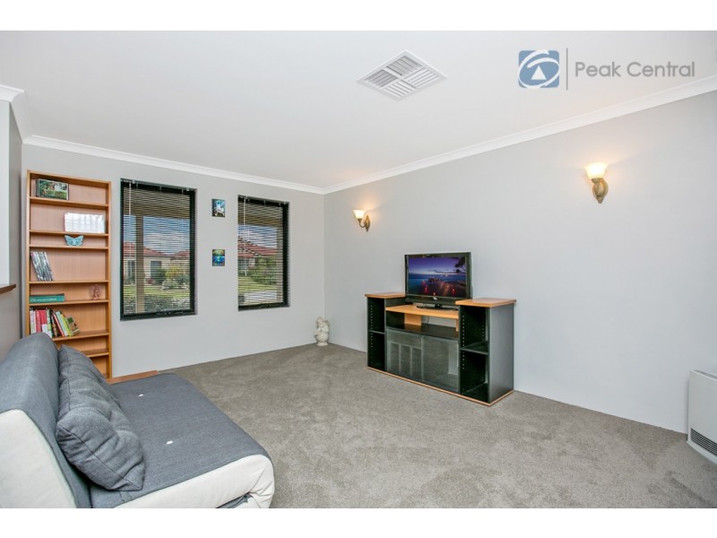 16 Carnegie Parade, Success WA 6164