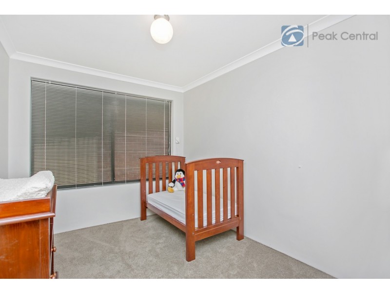 16 Carnegie Parade, Success WA 6164