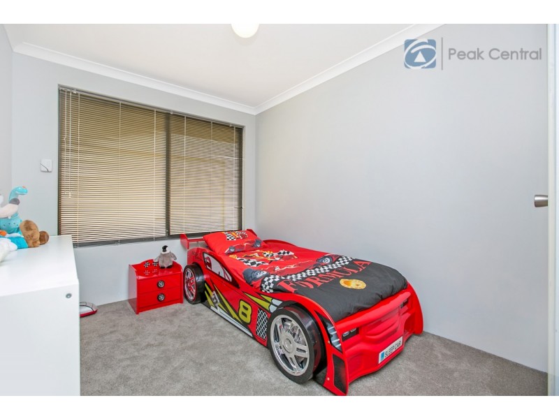 16 Carnegie Parade, Success WA 6164