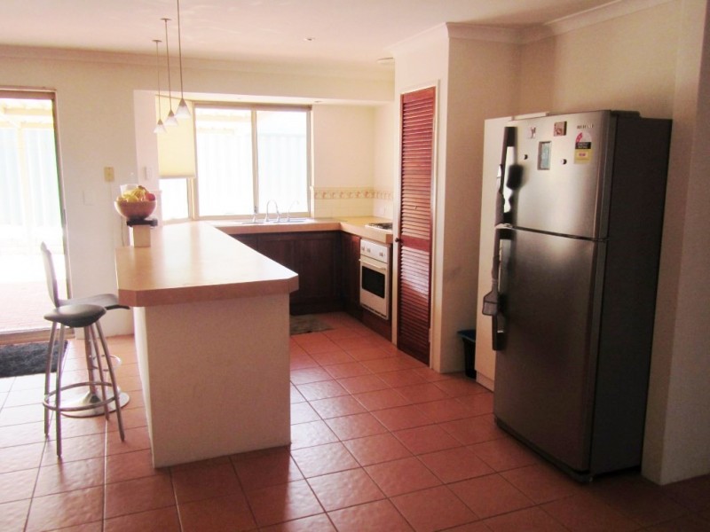 5 Minyon Circuit, Atwell WA 6164