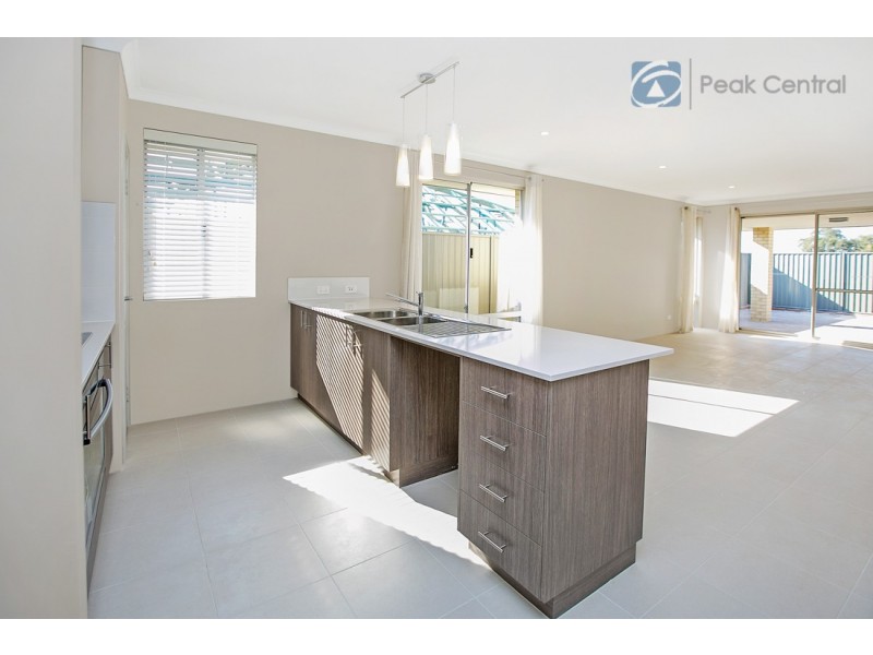 32 Needlewood Loop, Wandi WA 6167