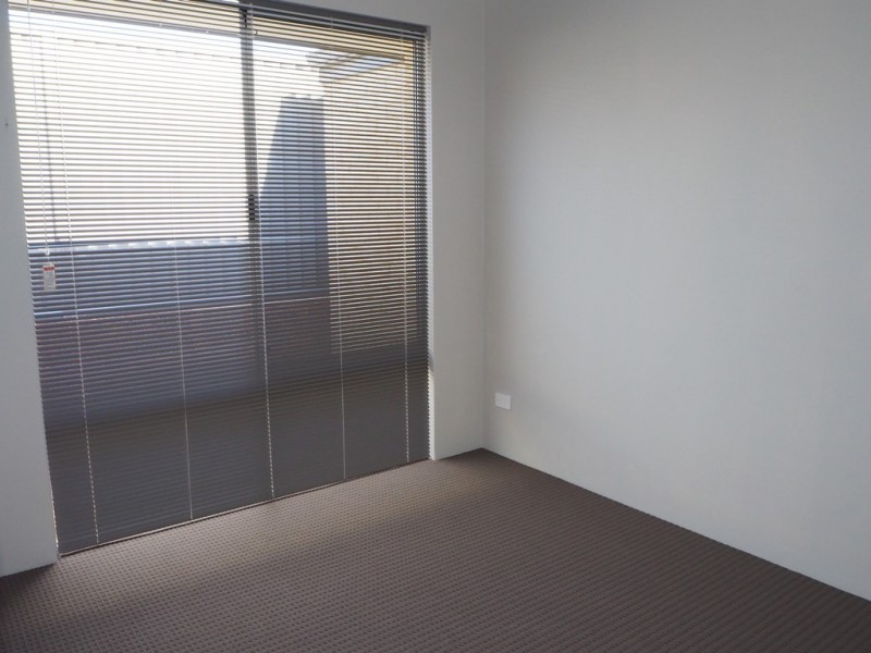 32 Needlewood Loop, Wandi WA 6167