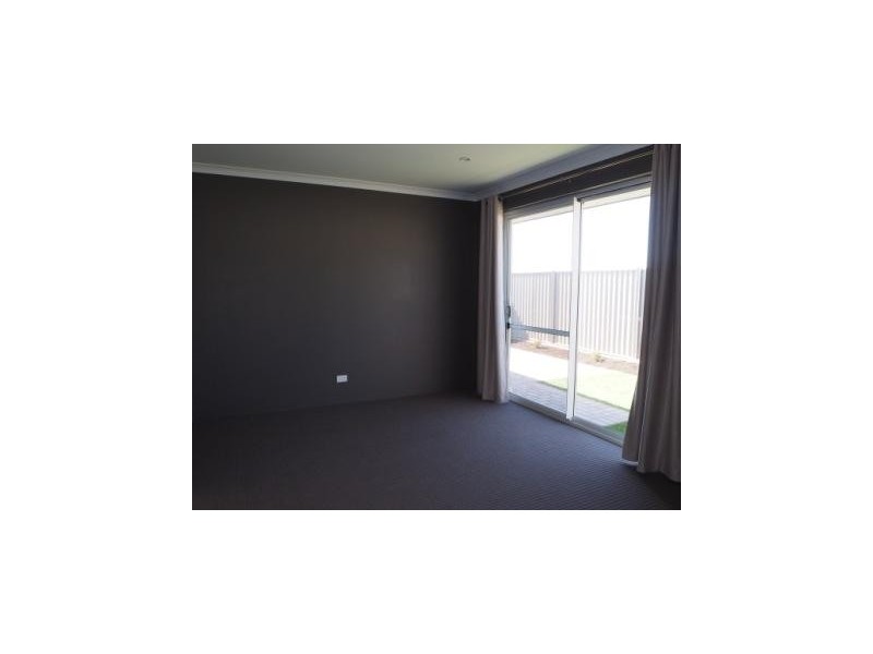 32 Needlewood Loop, Wandi WA 6167