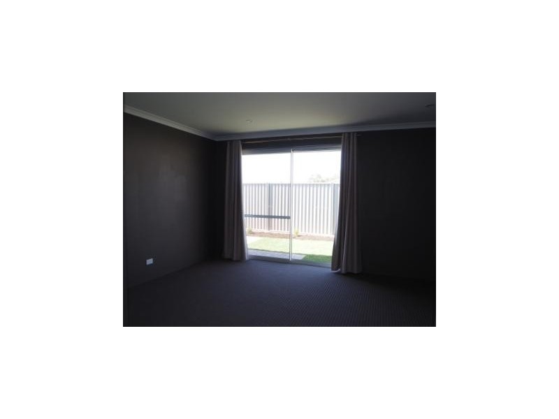 32 Needlewood Loop, Wandi WA 6167