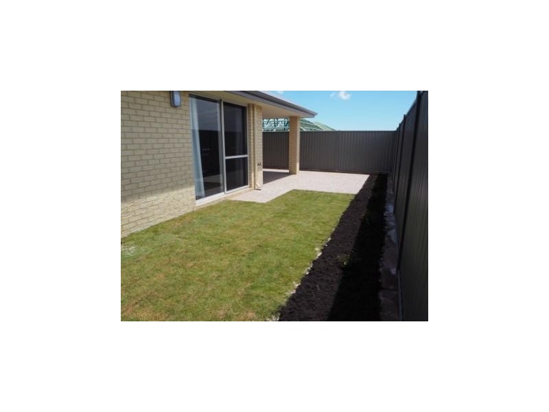 32 Needlewood Loop, Wandi WA 6167