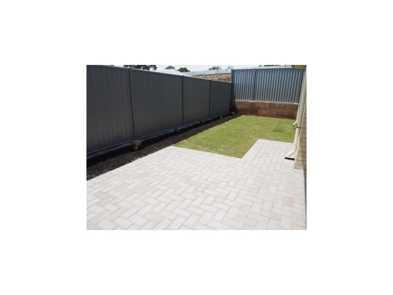 32 Needlewood Loop, Wandi WA 6167