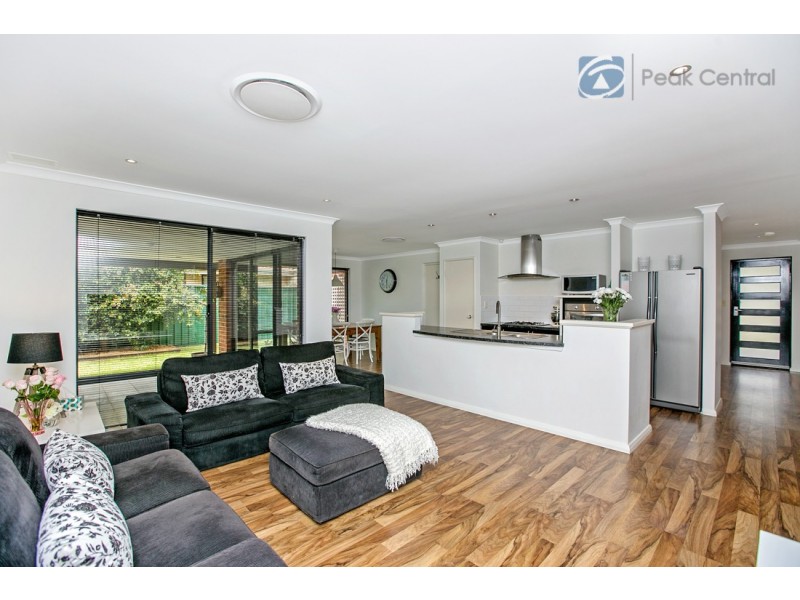 32 Roper Boulevard, Hammond Park WA 6164