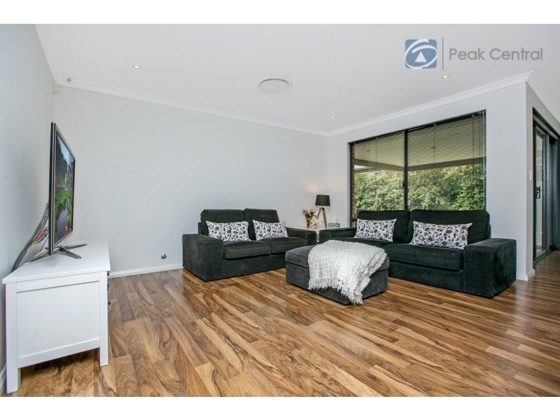 32 Roper Boulevard, Hammond Park WA 6164