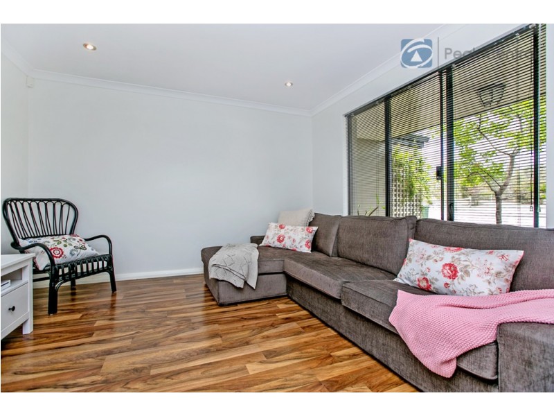 32 Roper Boulevard, Hammond Park WA 6164
