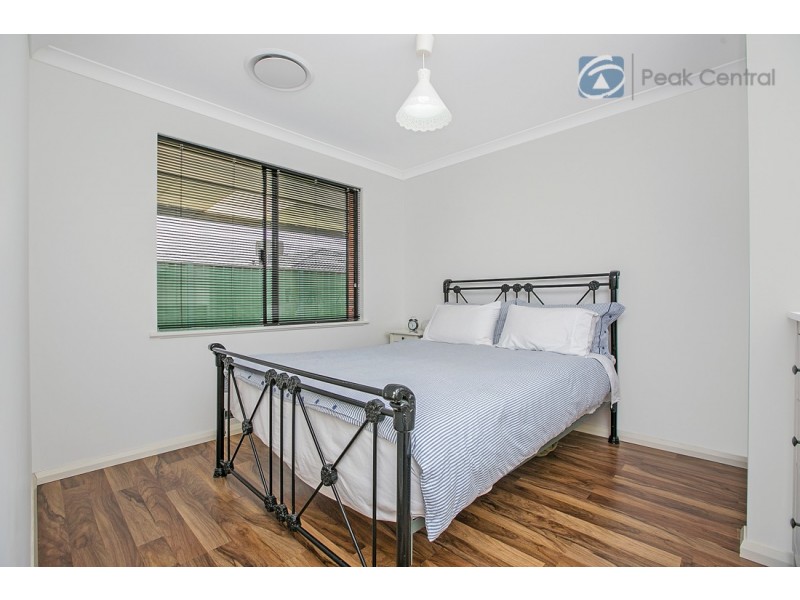 32 Roper Boulevard, Hammond Park WA 6164