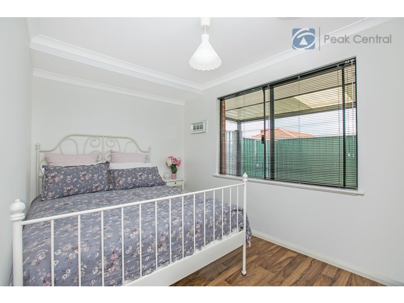 32 Roper Boulevard, Hammond Park WA 6164