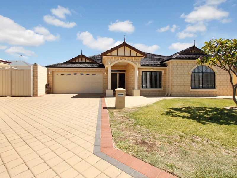 45 Chivalry Way, Atwell WA 6164