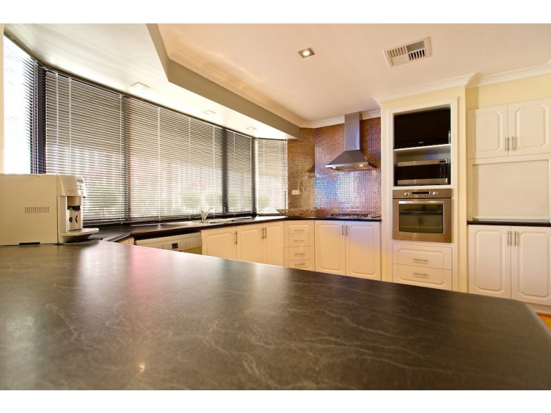 45 Chivalry Way, Atwell WA 6164