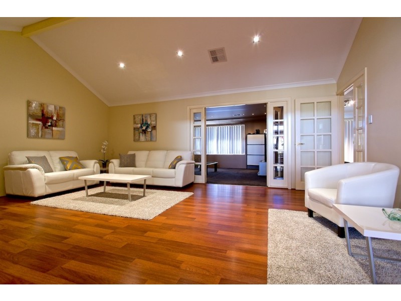 45 Chivalry Way, Atwell WA 6164