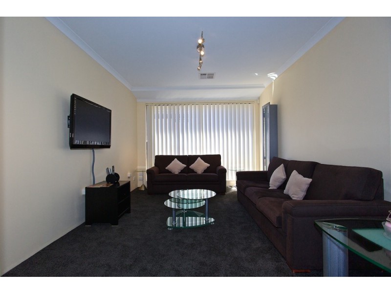 45 Chivalry Way, Atwell WA 6164