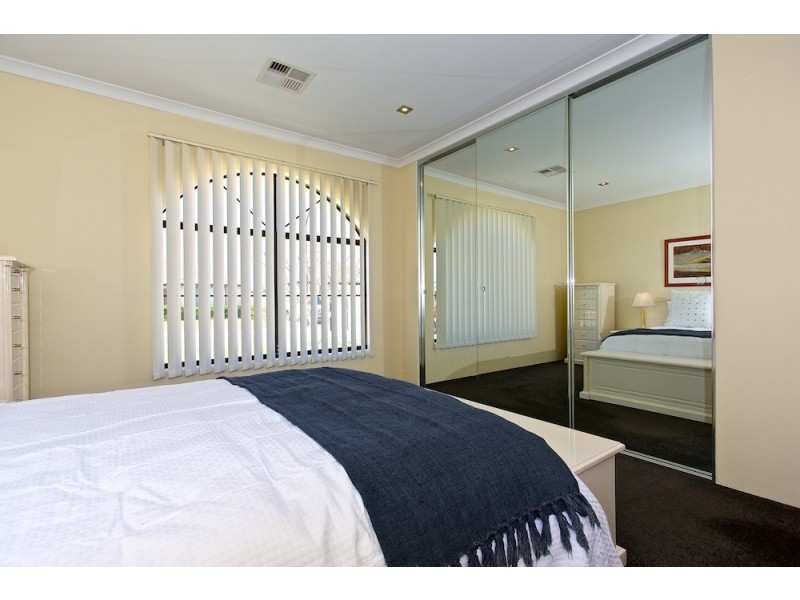 45 Chivalry Way, Atwell WA 6164