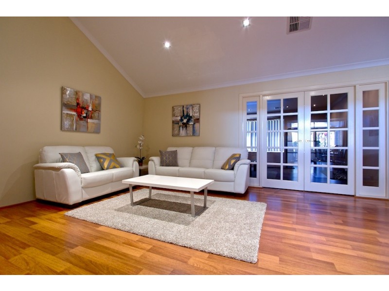 45 Chivalry Way, Atwell WA 6164