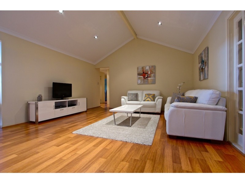 45 Chivalry Way, Atwell WA 6164