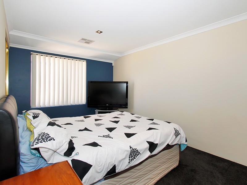 45 Chivalry Way, Atwell WA 6164