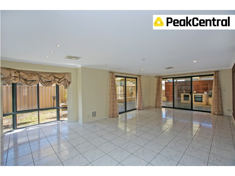 99 Aurora Drive, Atwell WA 6164