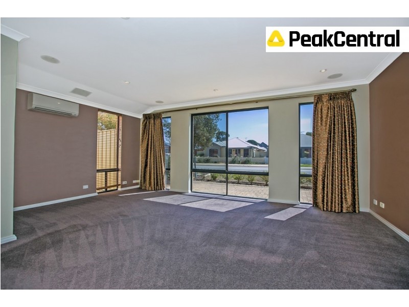 99 Aurora Drive, Atwell WA 6164