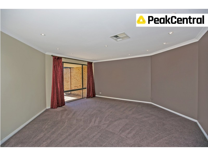 99 Aurora Drive, Atwell WA 6164