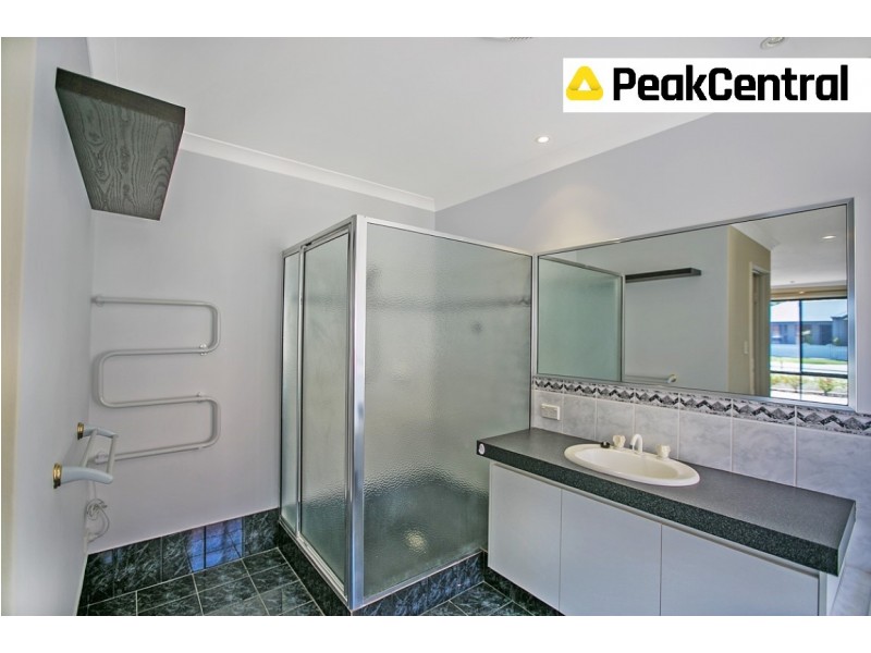 99 Aurora Drive, Atwell WA 6164