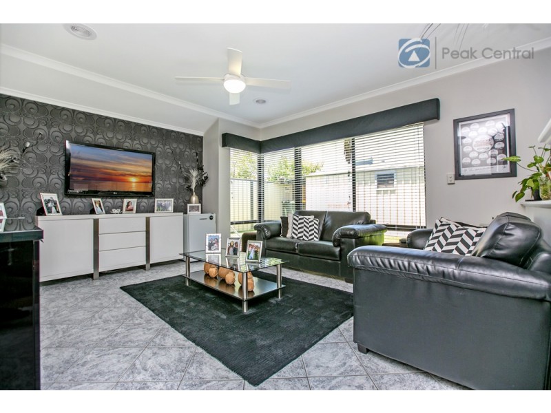 7 Laigo Way, Hammond Park WA 6164