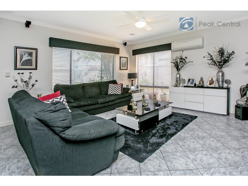 7 Laigo Way, Hammond Park WA 6164