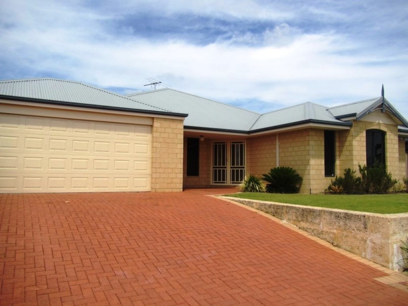 4 Caribbean Turn, Aubin Grove WA 6164