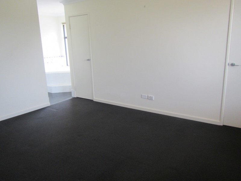 4 Caribbean Turn, Aubin Grove WA 6164