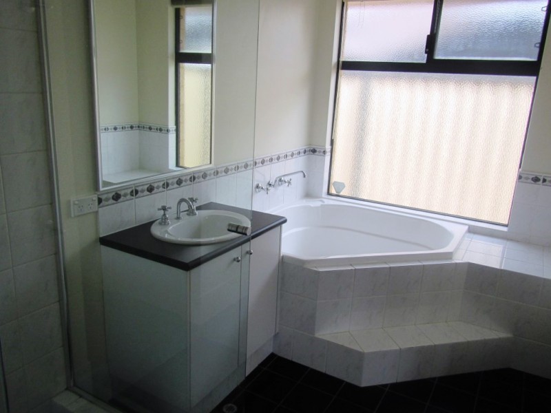 4 Caribbean Turn, Aubin Grove WA 6164