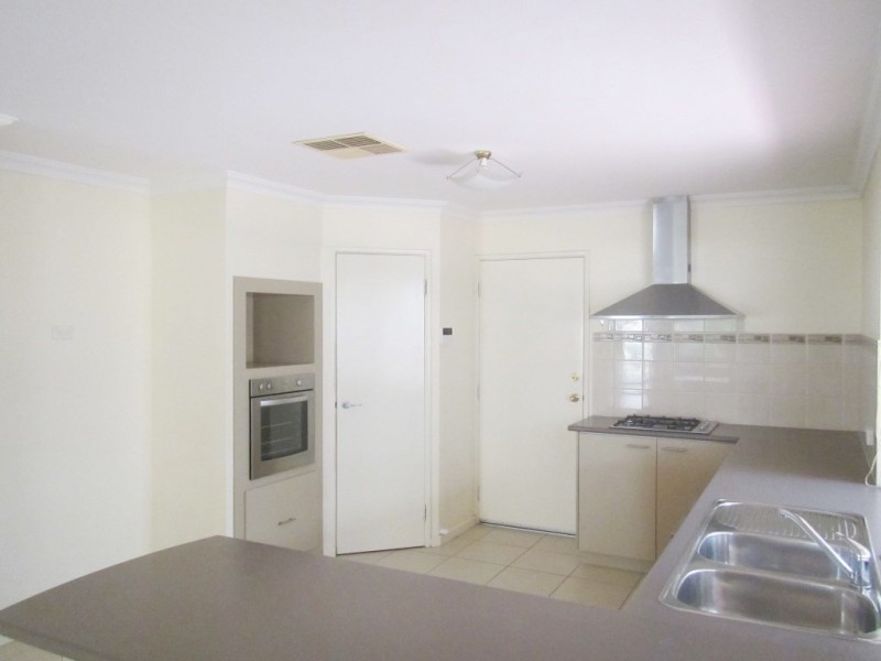 4 Caribbean Turn, Aubin Grove WA 6164