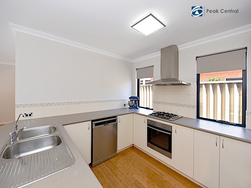 5 Haven Way, Atwell WA 6164